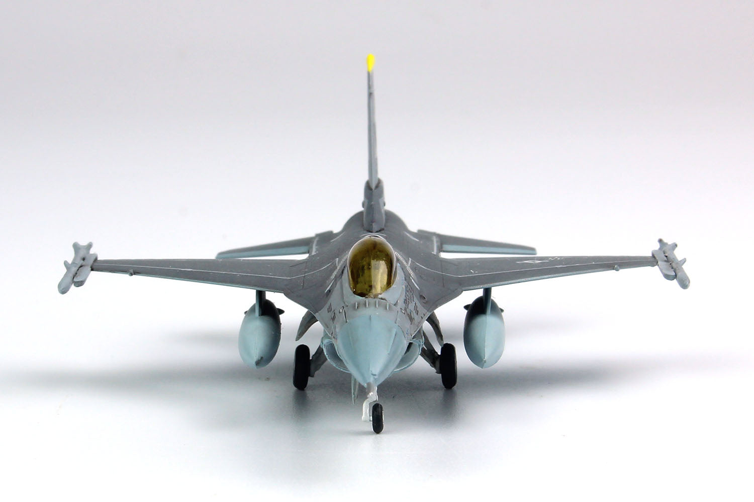 Platz 1/144 USAF F-16C Fighting Falcon ‘Pacaf Demonstration Team’