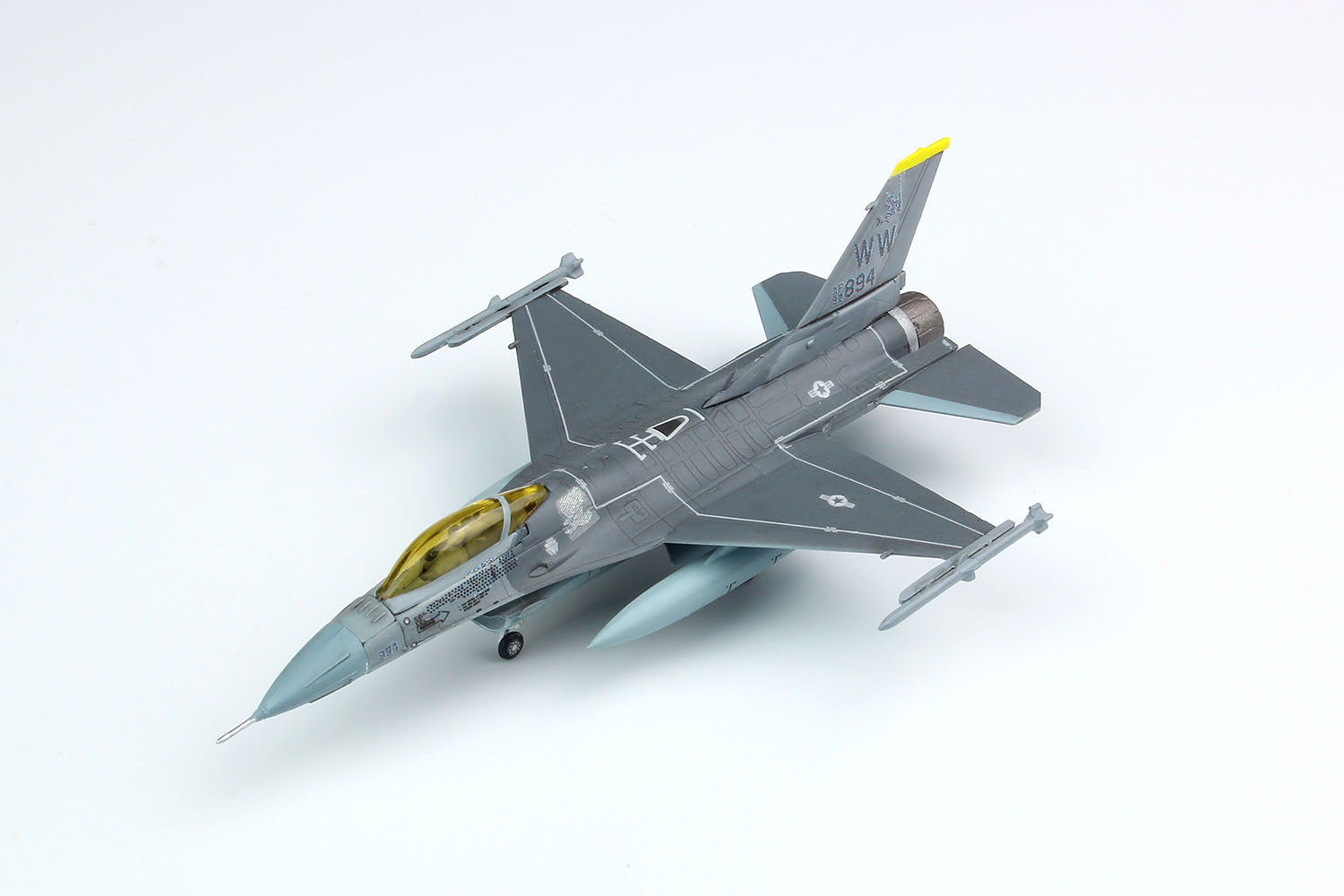 Platz 1/144 USAF F-16C Fighting Falcon ‘Pacaf Demonstration Team’