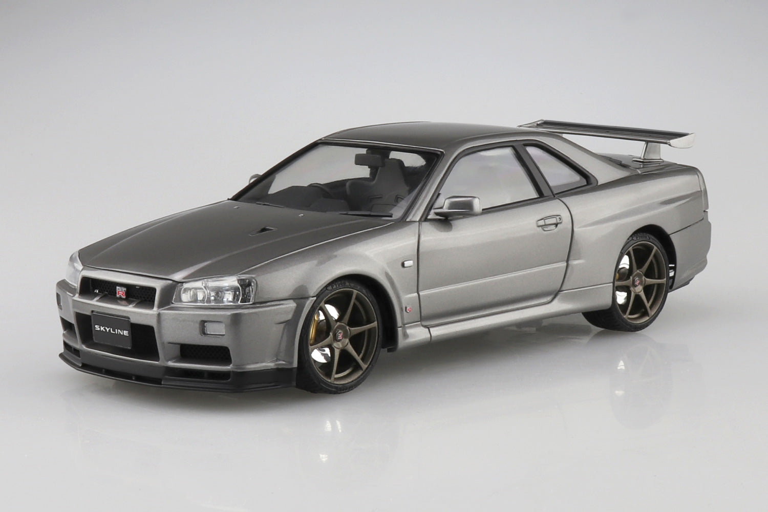 Aoshima 1/24 Nissan BNR34 Skyline GT-R V-spec II '00 Sparkling Silver | 4905083066058