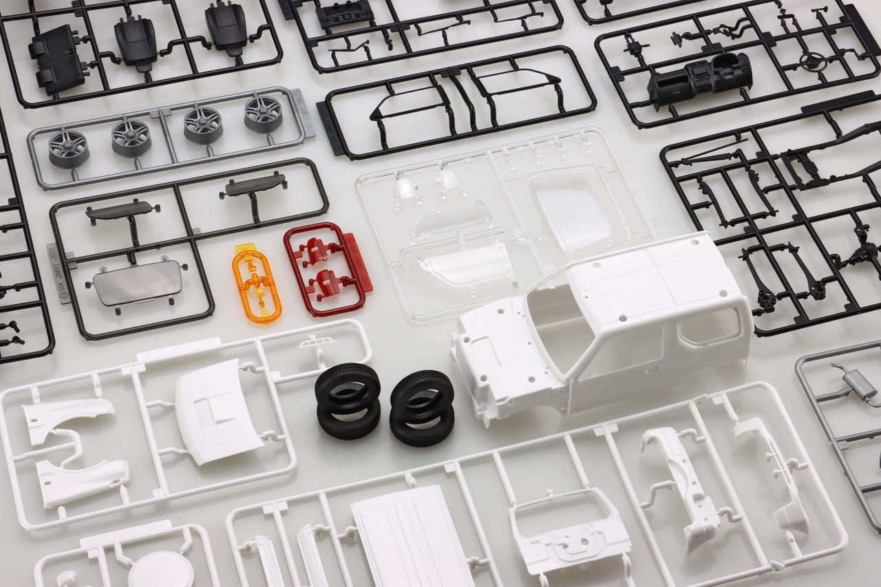 Fujimi 1/24 Suzuki Jimny JB23 (Rand Venture/Pearl White)