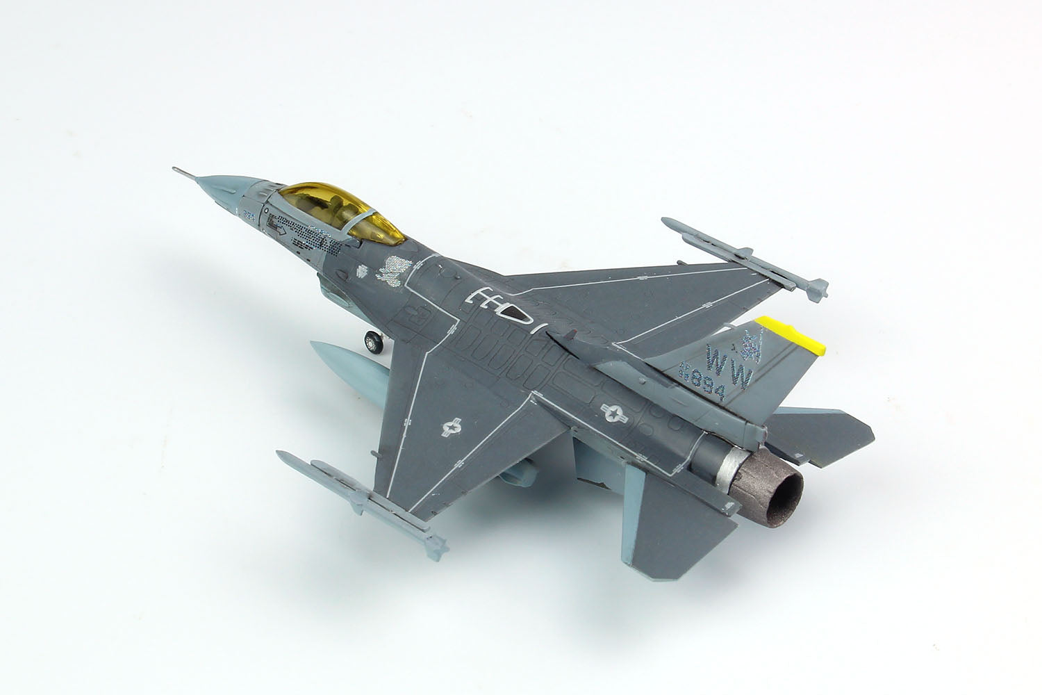 Platz 1/144 USAF F-16C Fighting Falcon ‘Pacaf Demonstration Team’
