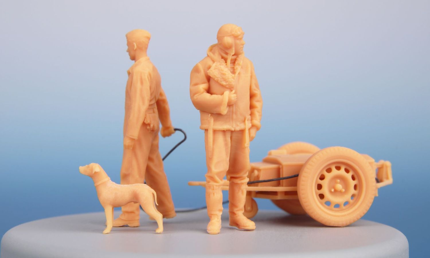 Special Hobby 1/72 Tempest Pilot, Dog and Mechanic with Accumulator Trolley | 8595593131016