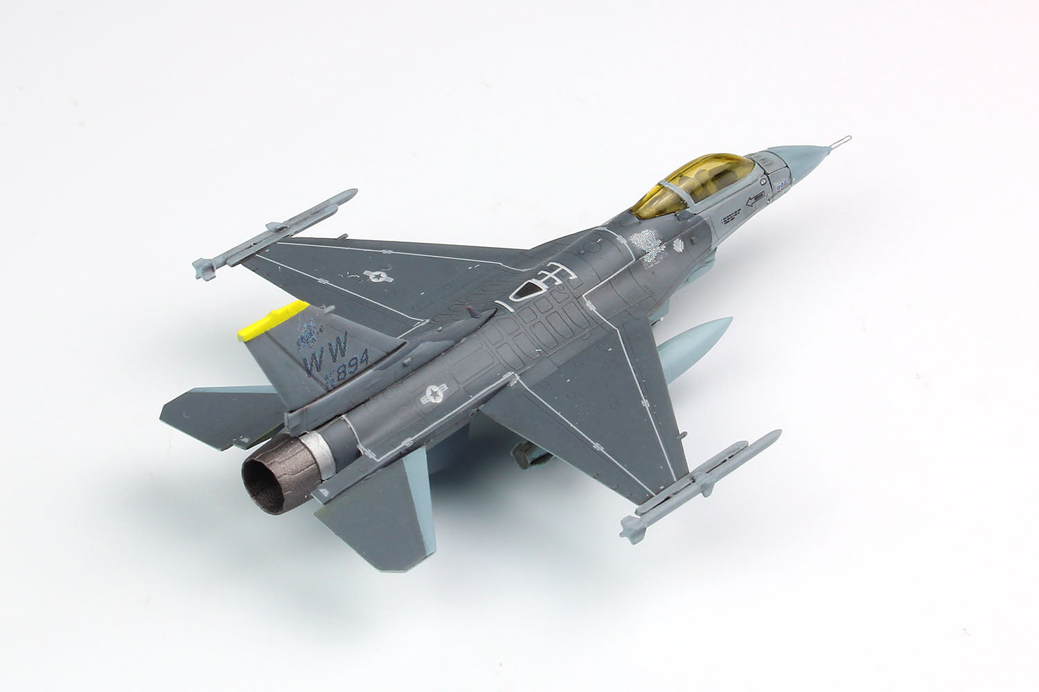 Platz 1/144 USAF F-16C Fighting Falcon ‘Pacaf Demonstration Team’