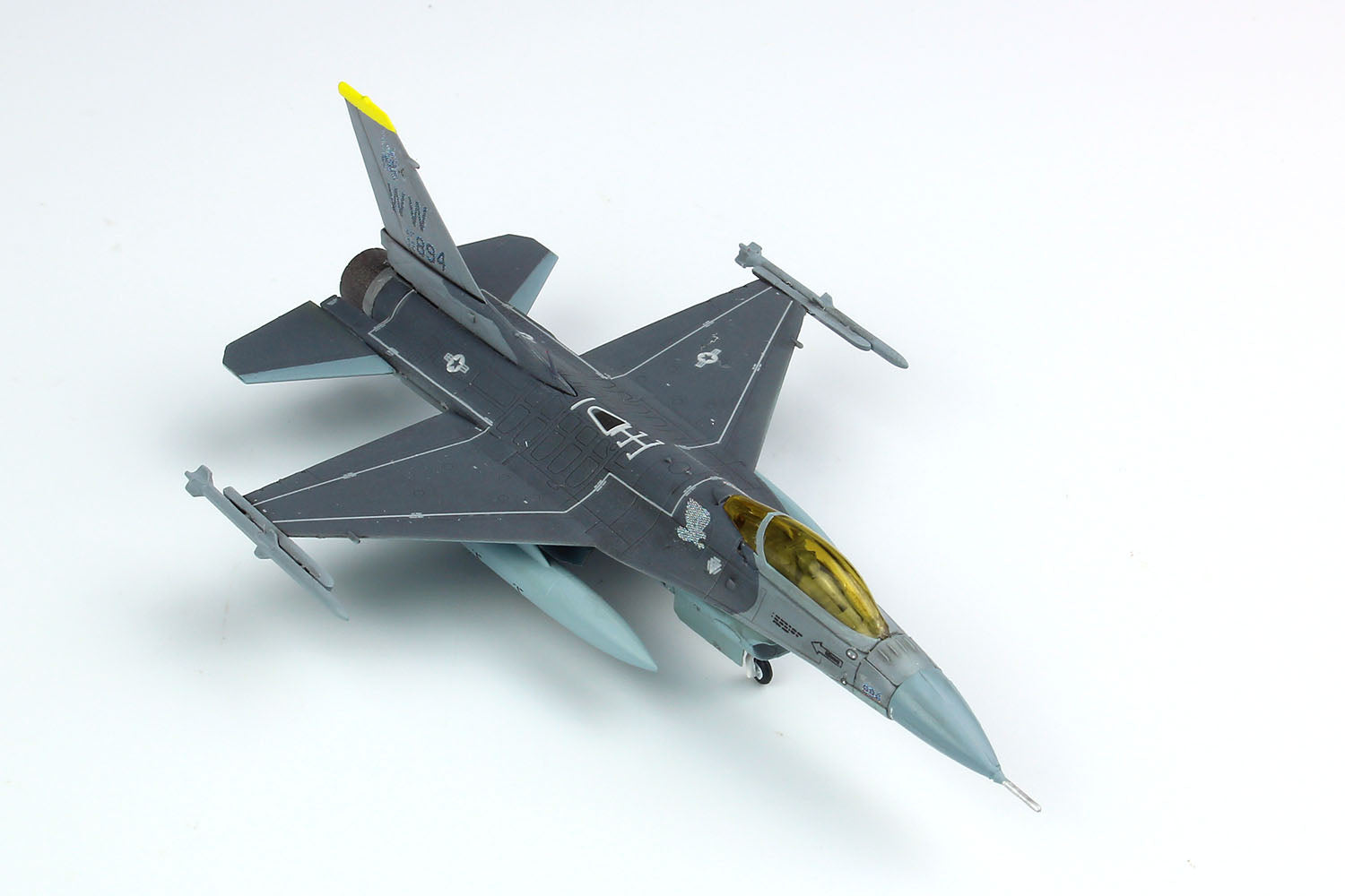 Platz 1/144 USAF F-16C Fighting Falcon ‘Pacaf Demonstration Team’