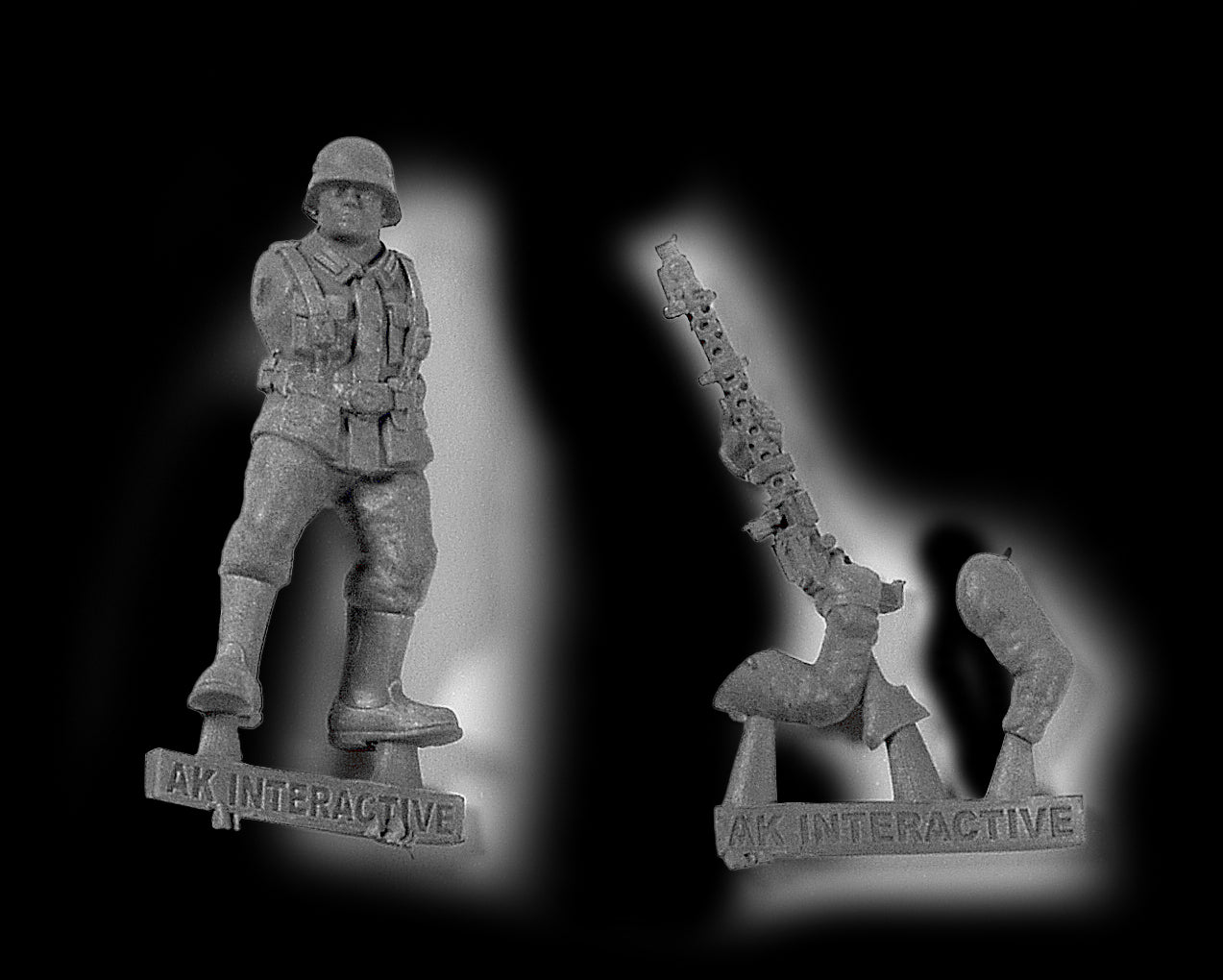 AK Interactive German Panzergrenadier Division Europe - Starter Set (10 Colors + Exclusive Figure German Machine Gunner) | 8435568343726