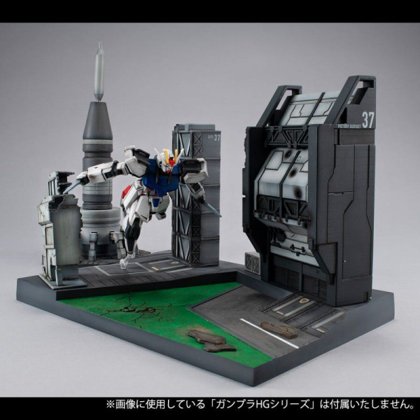 MegaHouse Realistic Model Series Mobile Suits Gundam SEED (1/144 HG series) G Structure 【GS06】Heliopolis Battle Stage | 4535123833175