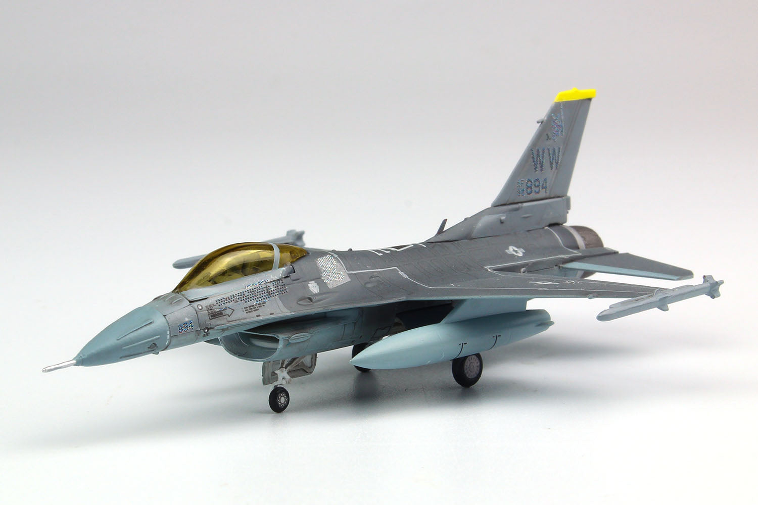 Platz 1/144 USAF F-16C Fighting Falcon ‘Pacaf Demonstration Team’