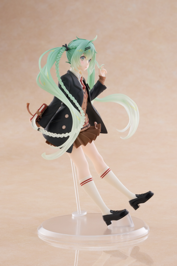 TAITO Hatsune Miku Figure - Fashion (Preppy Ver.) | 840342403011