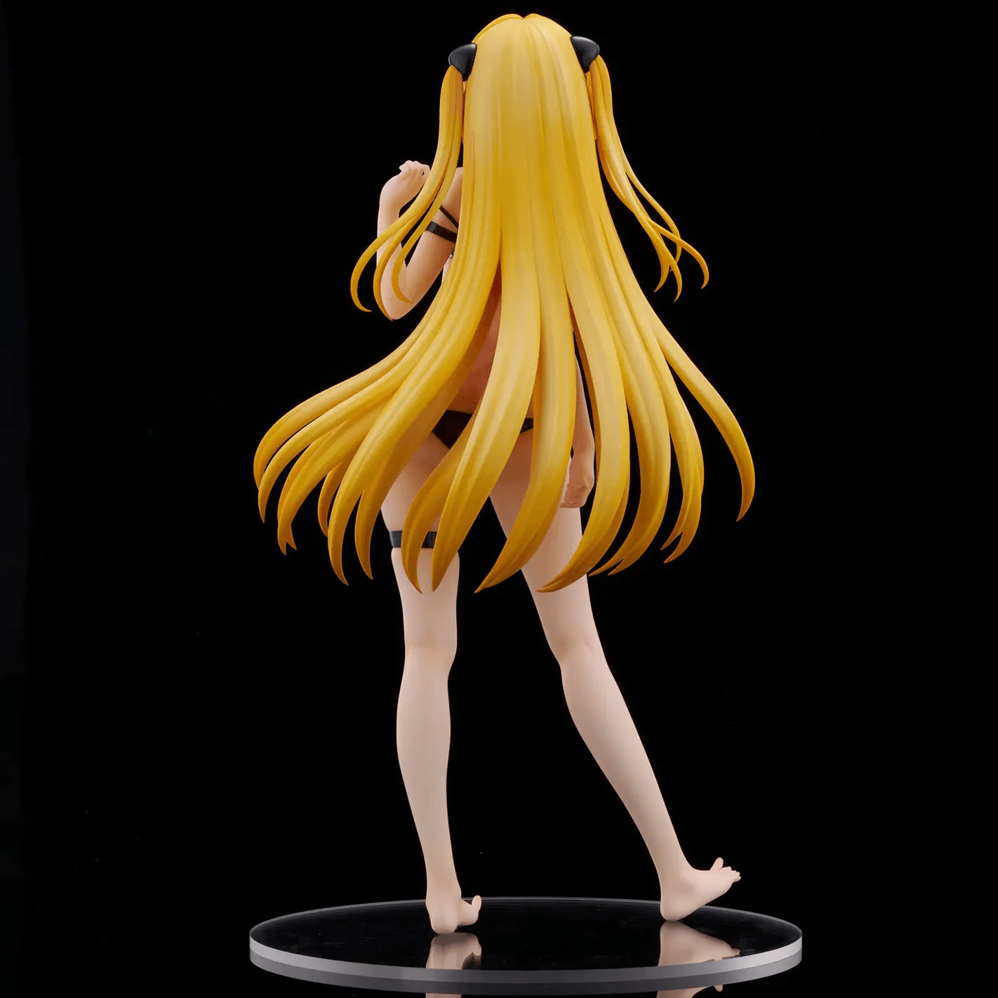 To LOVE-Ru Darkness Swimsuit Series “Golden Darkness” 1/4 Scale Figure | 4589642718178