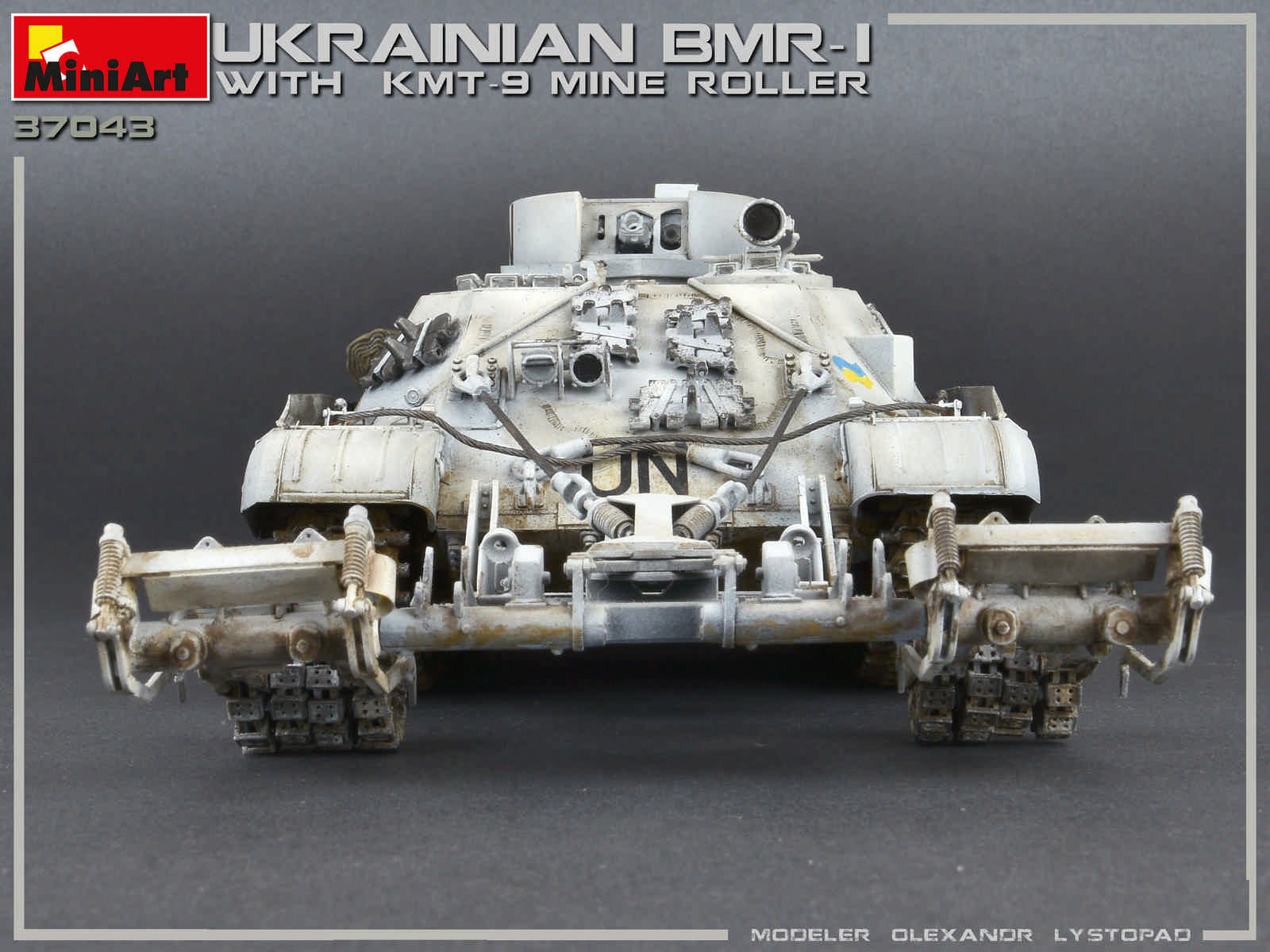 MiniArt 1/35 Ukrainian BMR-1 w/ KMT-9 | 4820183312358