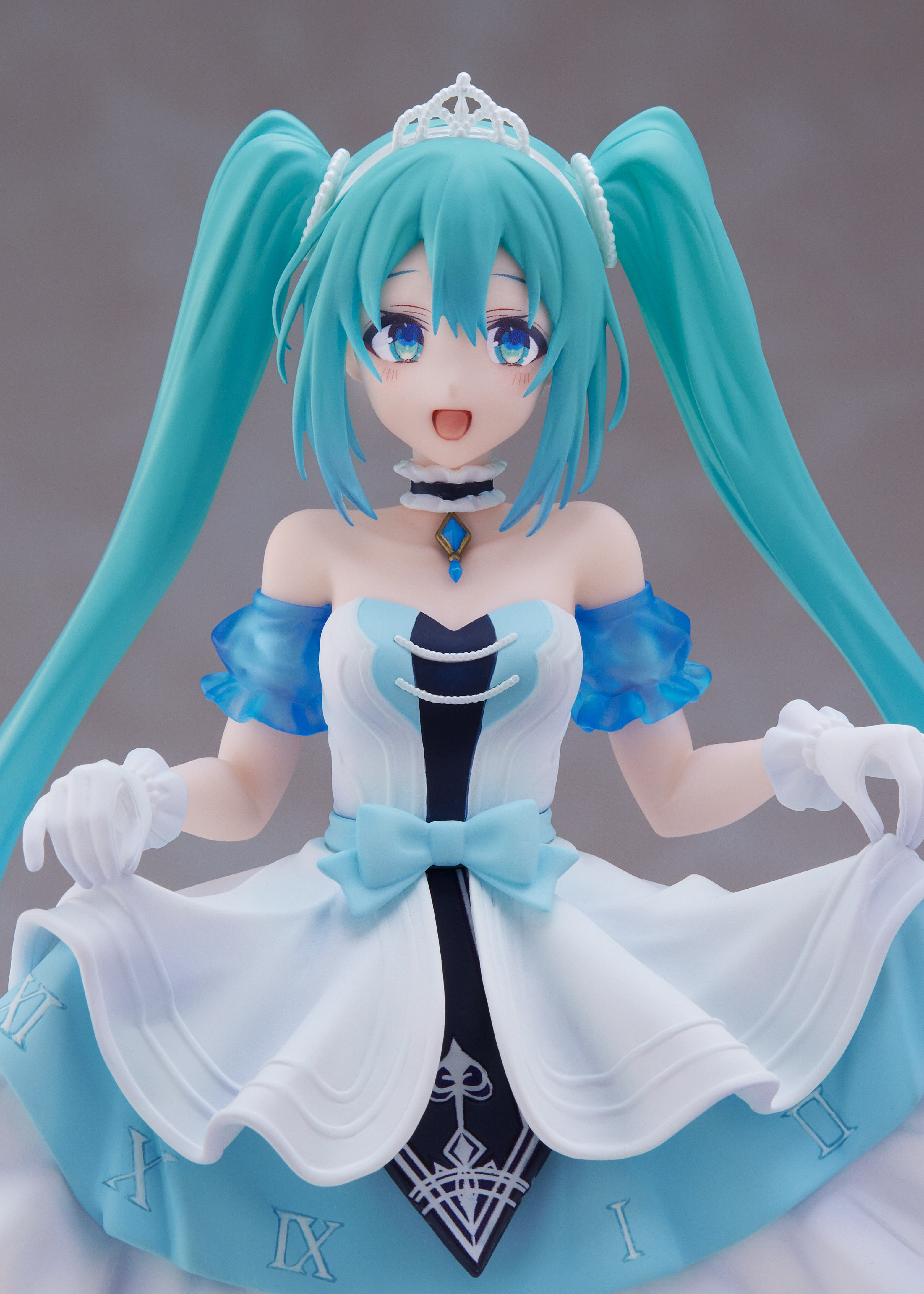 Hatsune Miku Wonderland Figure - Cinderella | 0840342403653