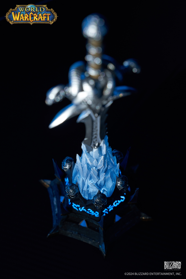 HEX Collectibles World of Warcraft® 20th Anniversary Frostmourne Collector's Edition Replica | 6974281170315