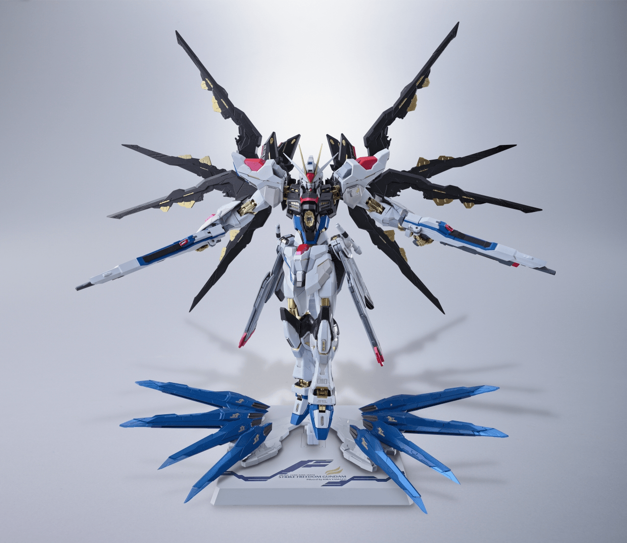 STRIKE FREEDOM GUNDAM | 4573102735942