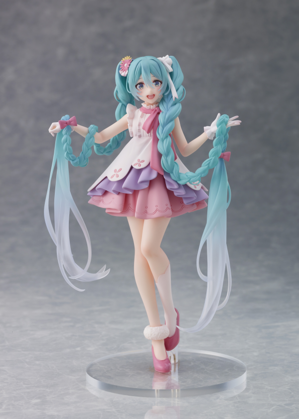 TAITO Hatsune Miku Wonderland Figure - Rapunzel | 0840342403608