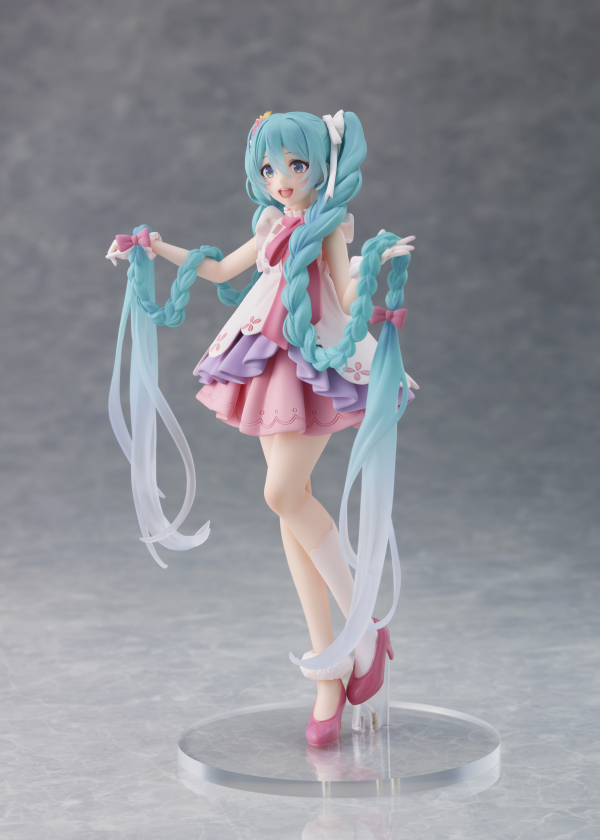 TAITO Hatsune Miku Wonderland Figure - Rapunzel | 0840342403608