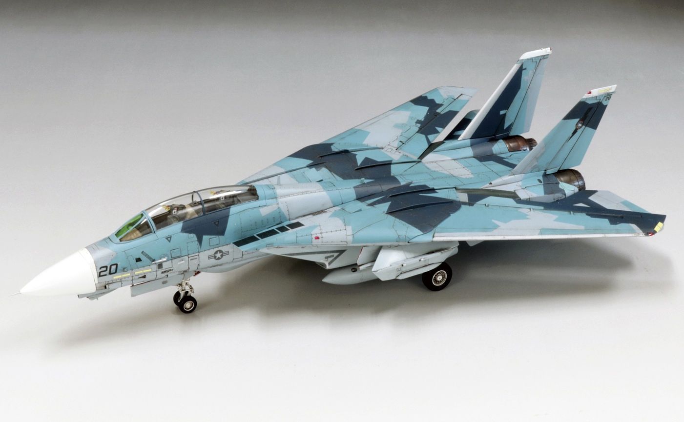 FineMolds 1/72 F-14A Tomcat "Top Gun" | 4536318720362