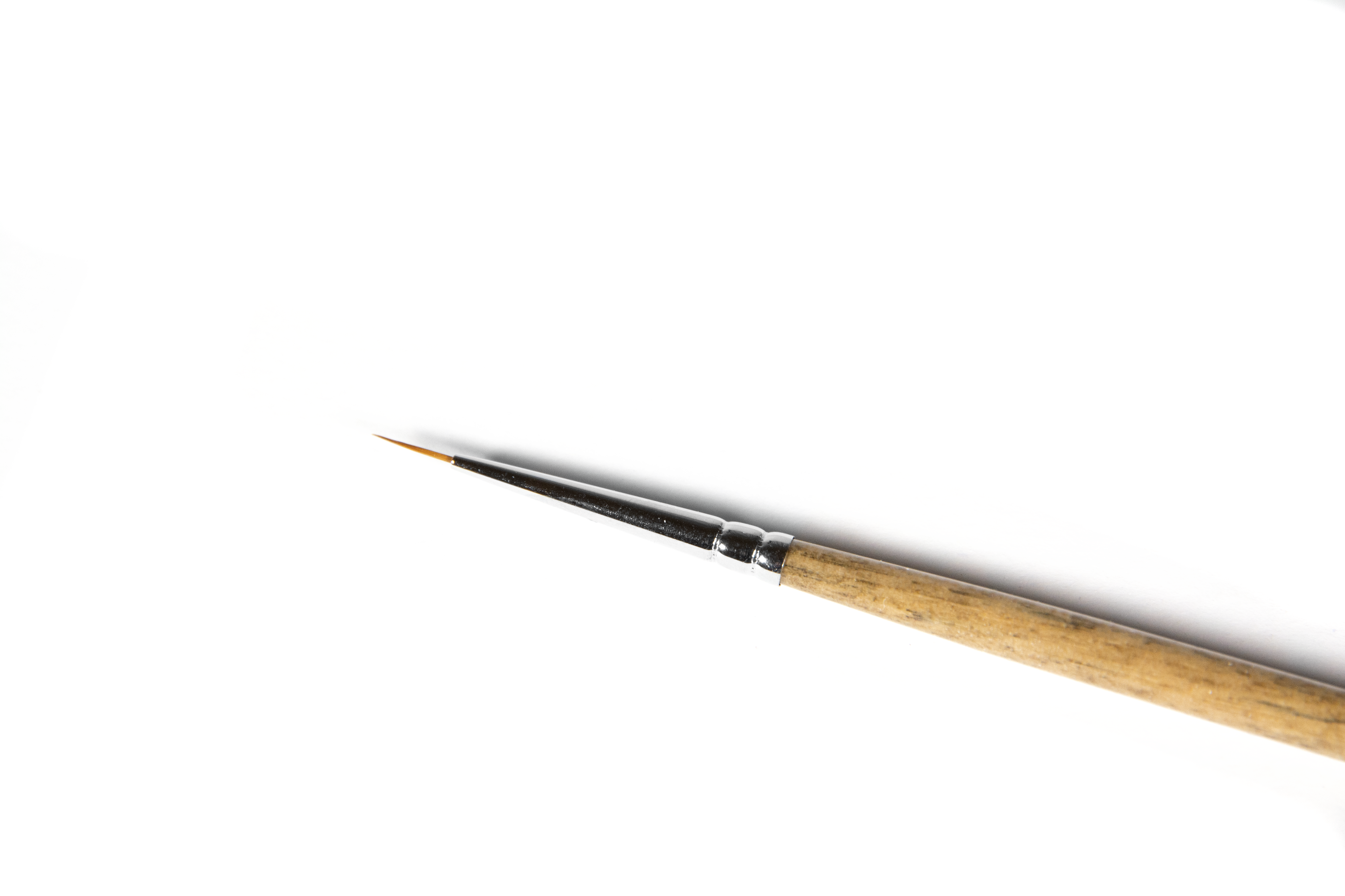AK Interactive Premium Siberian Kolinsky Brush 2/0 | 8435568308084