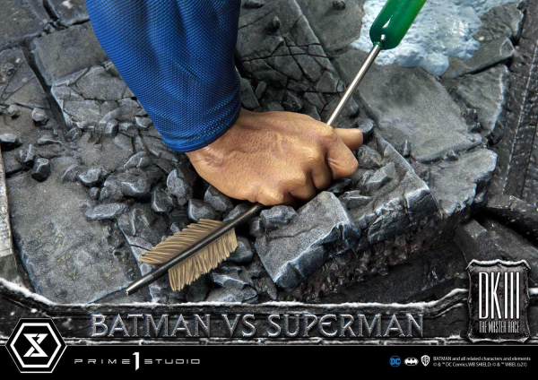 Prime 1 Studio Ultimate Diorama Masterline Batman:The Dark Knight Returns (Comics) Batman versus Superman Deluxe Version | 4580708030869