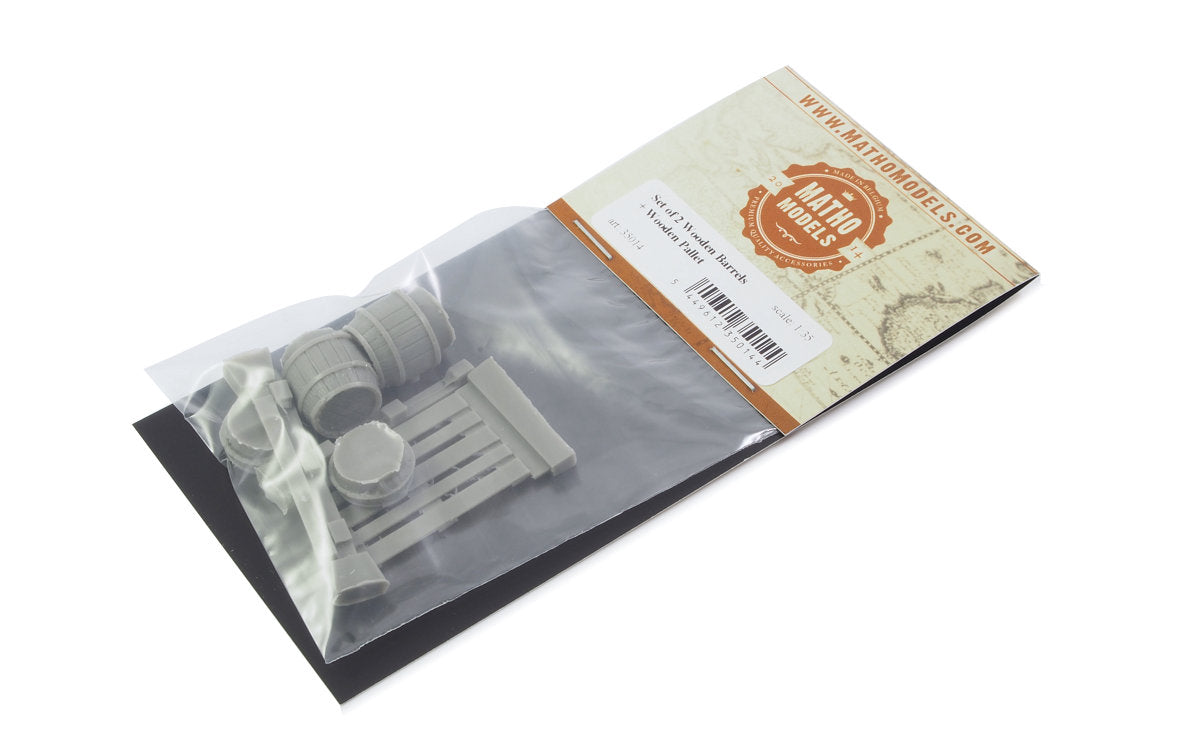 Matho 1/35 Set of 2 Wooden Barrels + Wooden Pallet