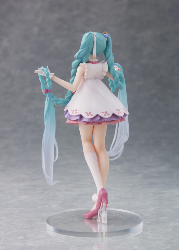 TAITO Hatsune Miku Wonderland Figure - Rapunzel | 0840342403608