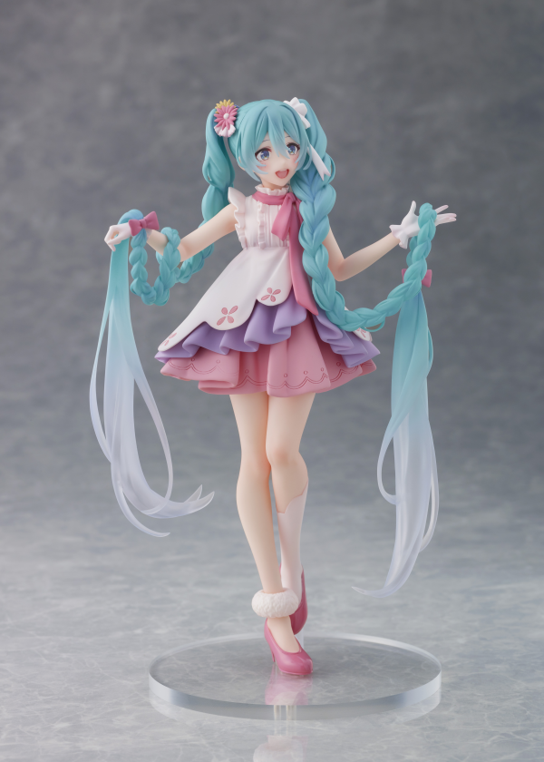 TAITO Hatsune Miku Wonderland Figure - Rapunzel | 0840342403608
