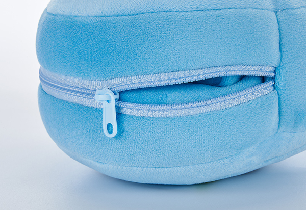 Gal & Dino 2-in-1 Miniature Pillow + Eye Mask | 4580590180390