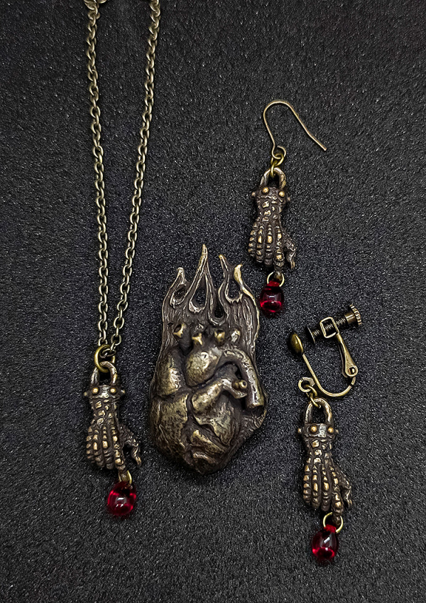 16 directions Dragon's Dogma 2 Dragon Hand (Piercing) For One Ear | 4571675895032