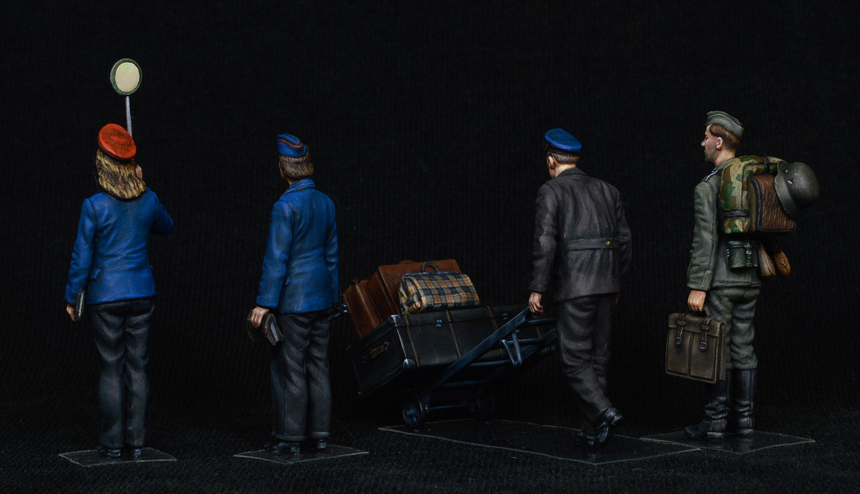 Miniart German Train Station Staff 1930 - 1940s (1/35) | 4820183312389
