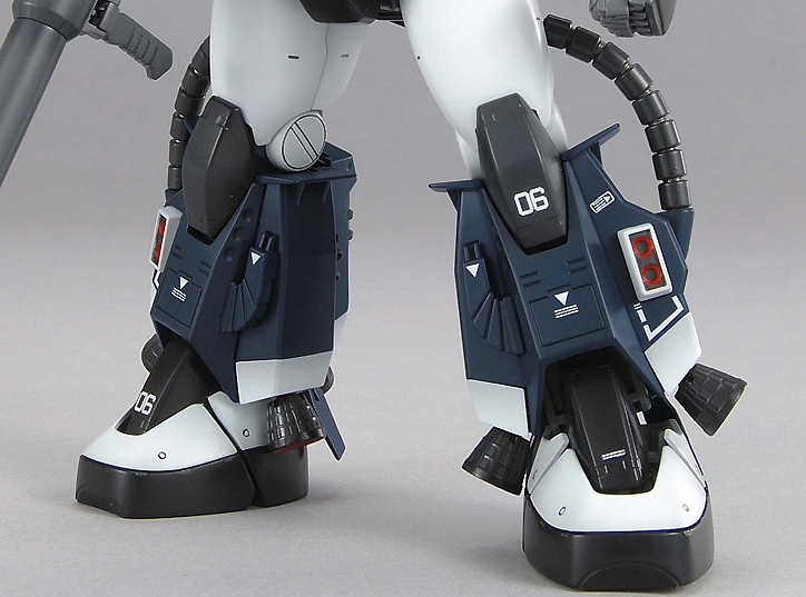Bandai MG 1/100 MS-06R High Mobility Type Zaku II (Black Tri-Stars) Gundam | 4573102635723