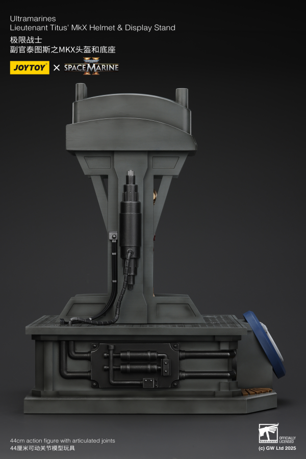JOYTOY Ultramarines Lieutenant Titus' MKX Helmet & Display Stand | 6927054401697
