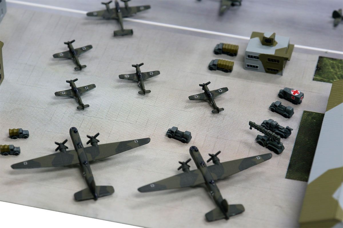 Pit Road 1/700 WWII German Air Force Base Construction Model