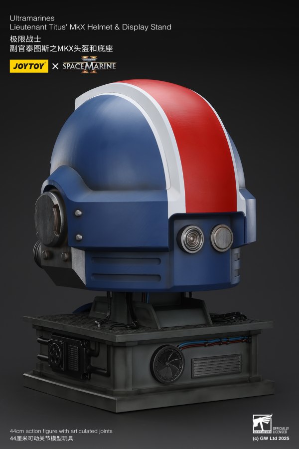 JOYTOY Ultramarines Lieutenant Titus' MKX Helmet & Display Stand | 6927054401697