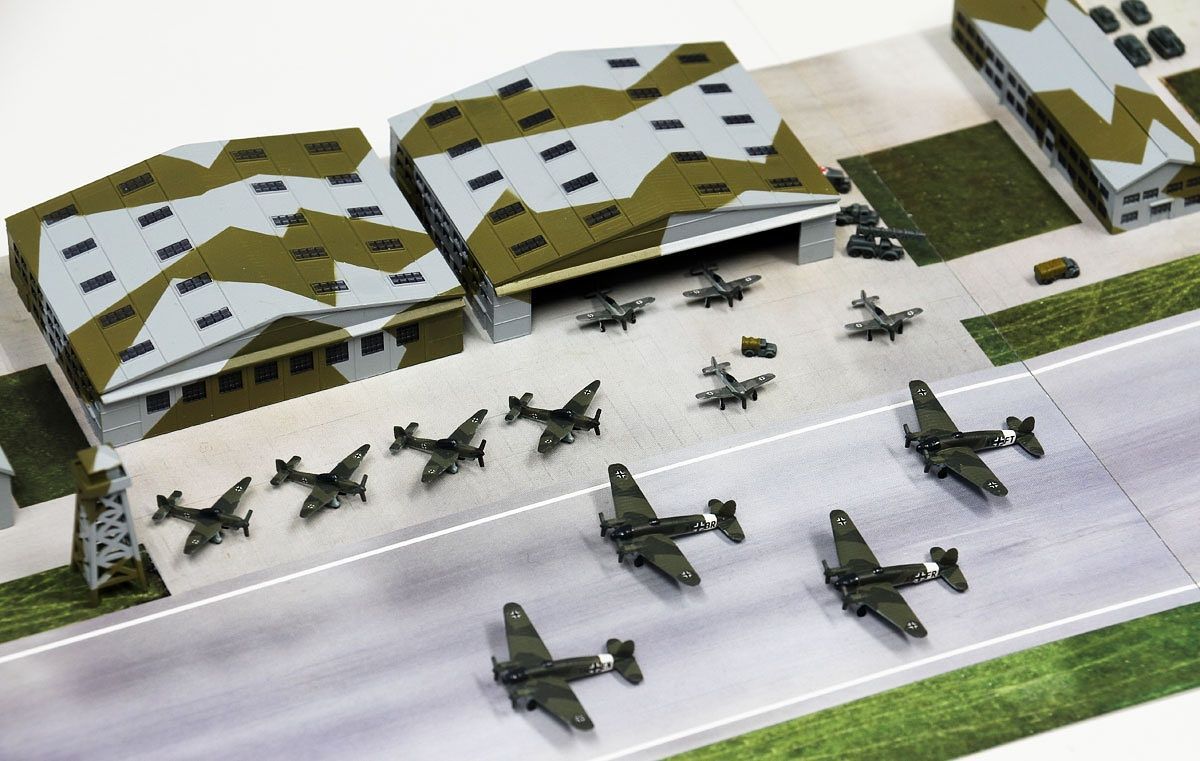 Pit Road 1/700 WWII German Air Force Base Construction Model