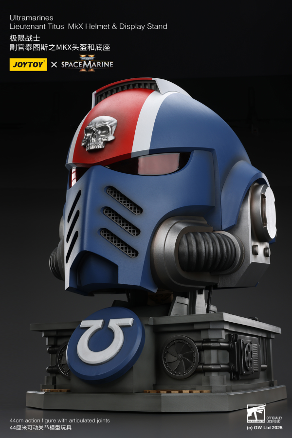 JOYTOY Ultramarines Lieutenant Titus' MKX Helmet & Display Stand | 6927054401697