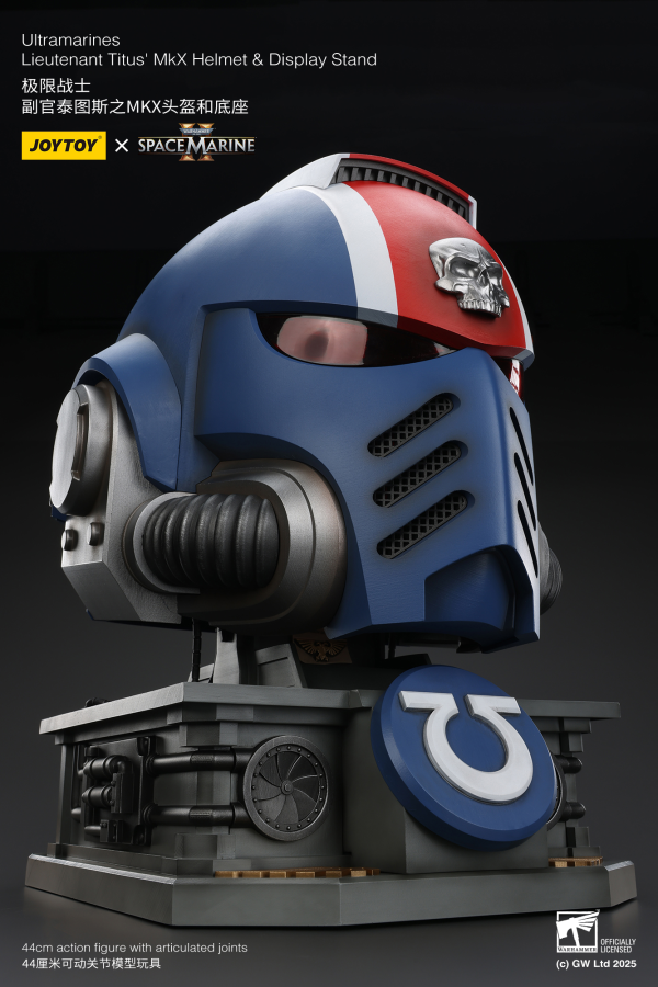 JOYTOY Ultramarines Lieutenant Titus' MKX Helmet & Display Stand | 6927054401697