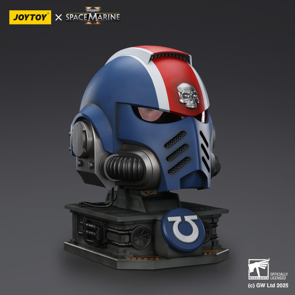 JOYTOY Ultramarines Lieutenant Titus' MKX Helmet & Display Stand | 6927054401697
