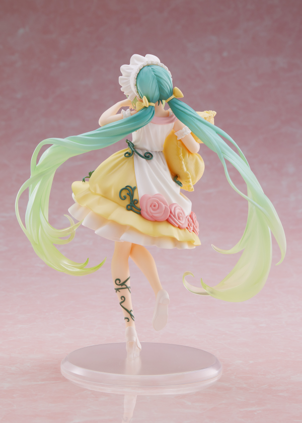 TAITO Hatsune Miku Wonderland Figure - Sleeping Beauty | 840342403936