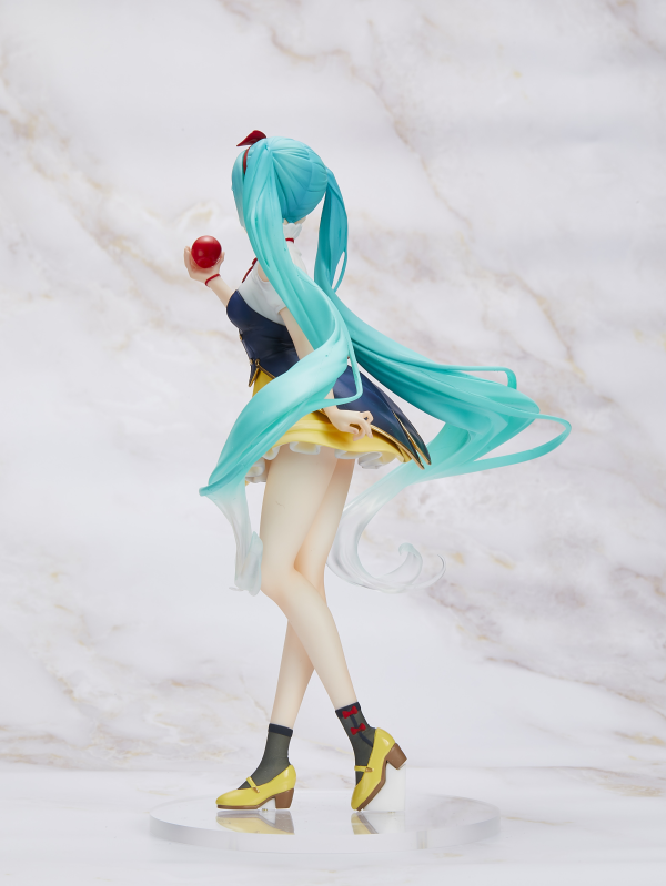TAITO Hatsune Miku Wonderland Figure - Snow White | 0840342403486