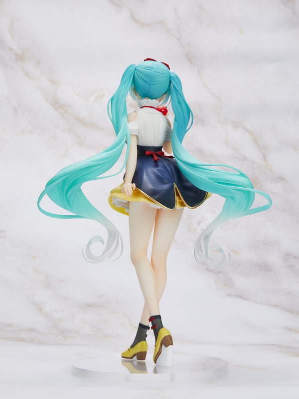 TAITO Hatsune Miku Wonderland Figure - Snow White | 0840342403486