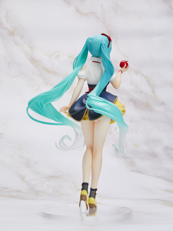 TAITO Hatsune Miku Wonderland Figure - Snow White | 0840342403486