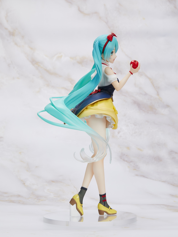 TAITO Hatsune Miku Wonderland Figure - Snow White | 0840342403486