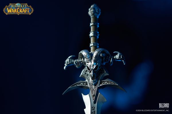 HEX Collectibles World of Warcraft® 20th Anniversary Frostmourne Collector's Edition Replica | 6974281170315
