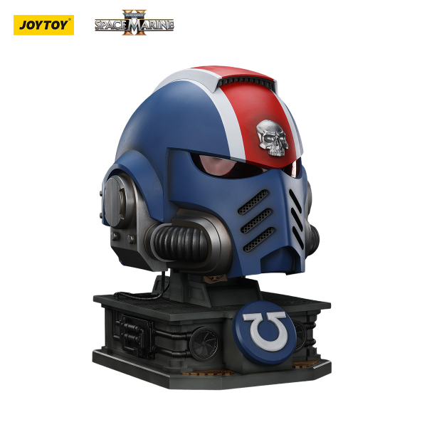 JOYTOY Ultramarines Lieutenant Titus' MKX Helmet & Display Stand | 6927054401697