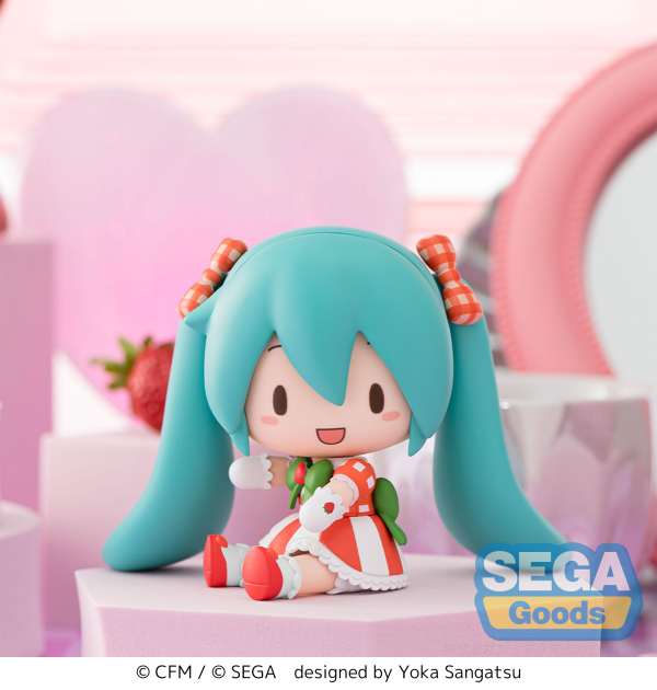 SEGA fuwa petit Hatsune Miku x Love and Berry Dress Up and Dance! Chibi Figure Lovely Strawberry | 4582733440910