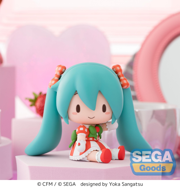 SEGA fuwa petit Hatsune Miku x Love and Berry Dress Up and Dance! Chibi Figure Lovely Strawberry | 4582733440910