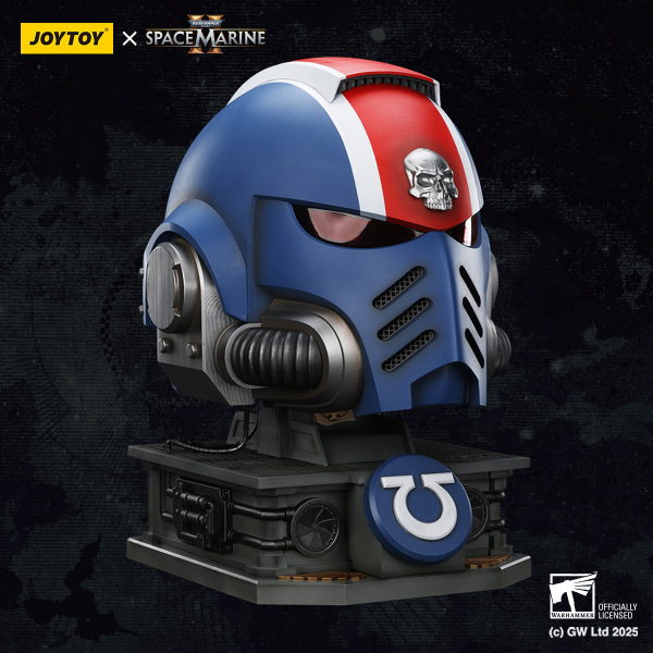 JOYTOY Ultramarines Lieutenant Titus' MKX Helmet & Display Stand | 6927054401697
