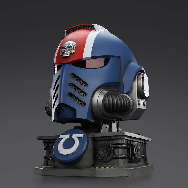 JOYTOY Ultramarines Lieutenant Titus' MKX Helmet & Display Stand | 6927054401697