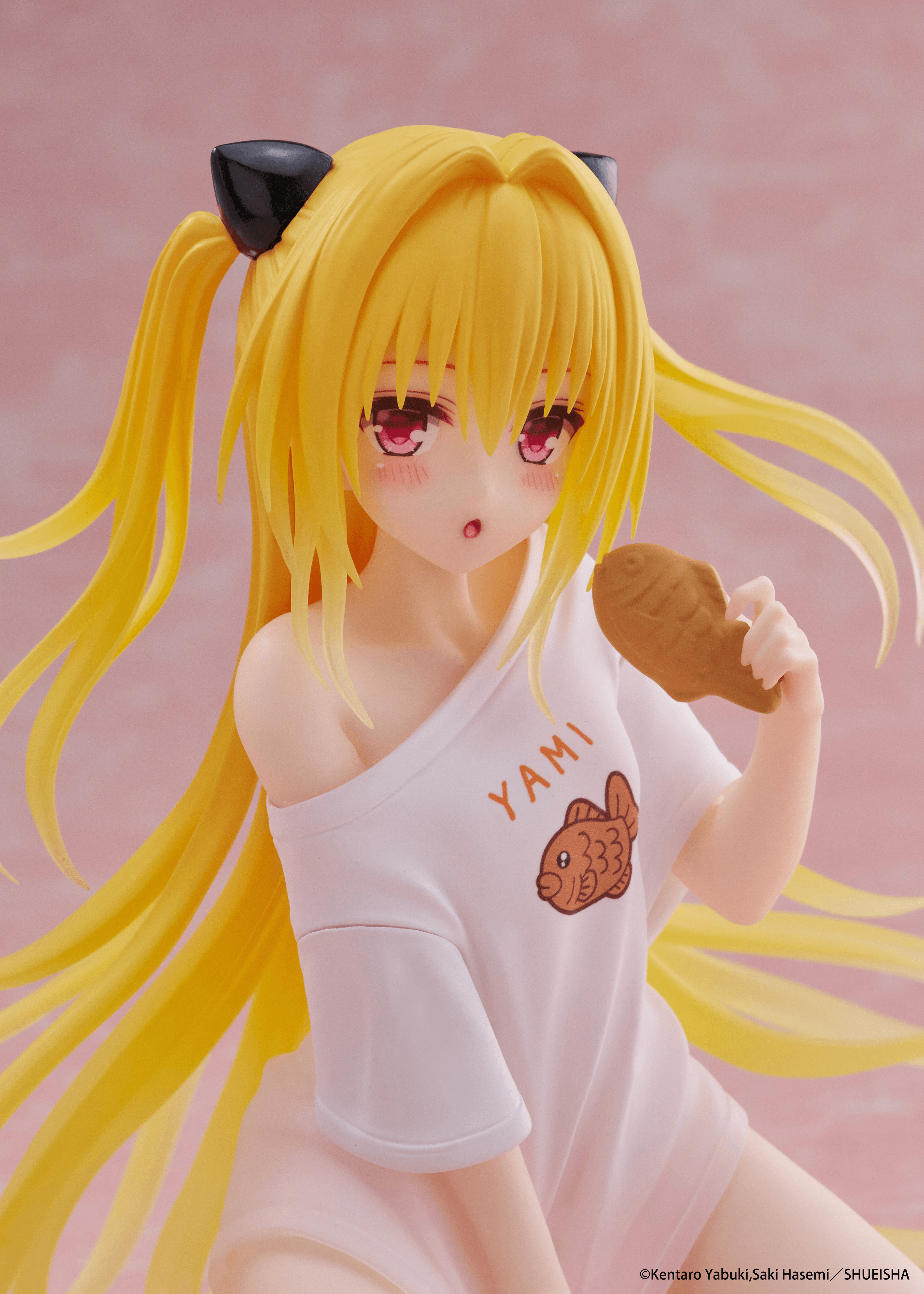 To Love-Ru Darkness Desktop Cute Figure - Golden Darkness (Roomwear Ver.) | 0840342404506