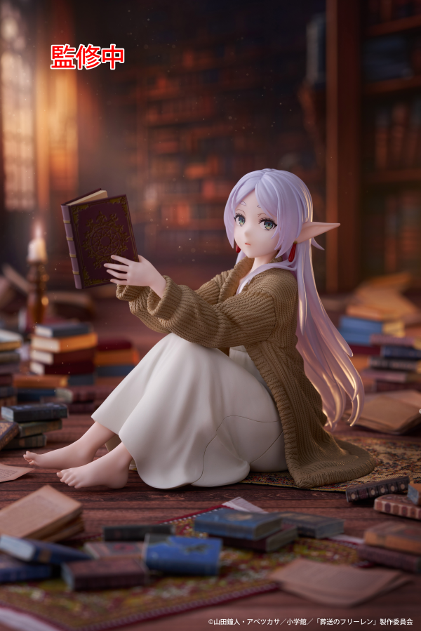 TAITO Frieren: Beyond Journey's End Desktop Cute Figure - Frieren (Roomwear Ver.) | 0840342403004