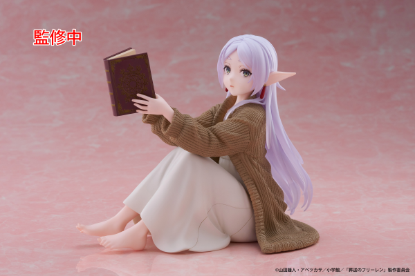 TAITO Frieren: Beyond Journey's End Desktop Cute Figure - Frieren (Roomwear Ver.) | 0840342403004